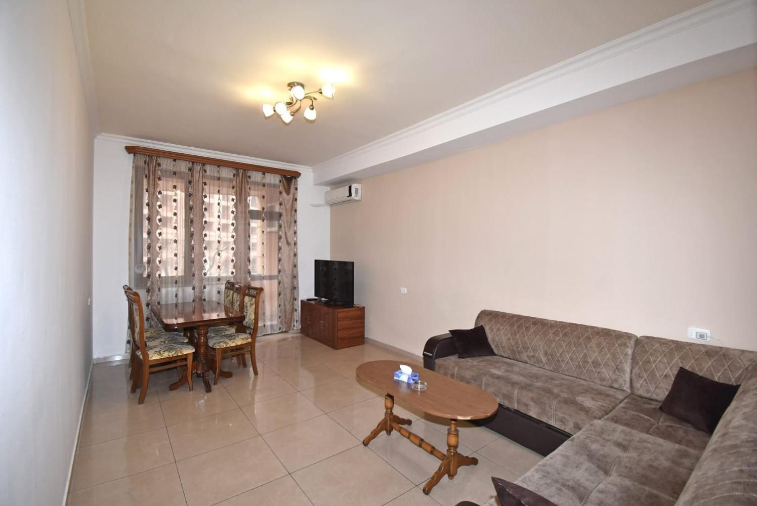 Armenak Apartment In Aram Str Ереван Екстериор снимка